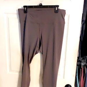 Old Navy Active Power Press full length legging, size XL, taupe color!